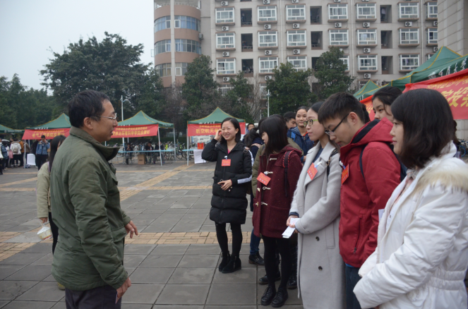 张舫院长讲话.jpg